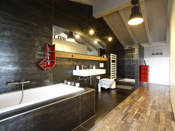 Carreaux de 60x120, sol et mur, miroir encastré