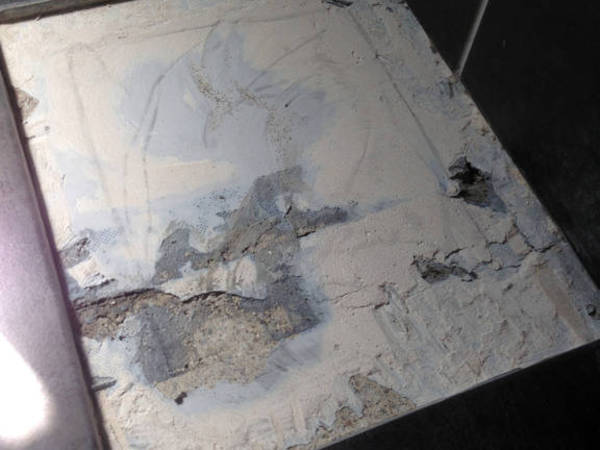 Remplacement d'un carrelage fissuré