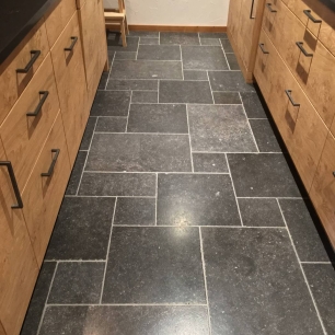 Pierre naturelle au sol - Descloux Carrelage